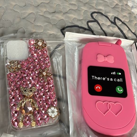 iPhone 13 Pro Max cases - Picture 2 of 8